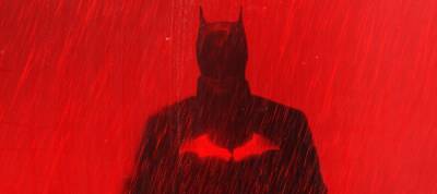 Брюс Уэйн - Мэтт Ривз - Роберт Паттинсон - Warner Bros. представила новые постеры «Бэтмена» - igromania.ru