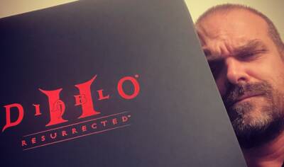 Дэвид Харбор - Джима Хоппер - Актёр Дэвид “Хеллбой” Харбор отменил все свои планы на две недели ради Diablo II: Resurrected - noob-club.ru