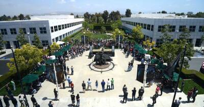 Сотрудники Activision Blizzard устроят забастовку из‑за реакции руководства на иск о дискриминации - cybersport.ru - штат Калифорния