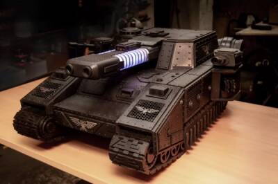 Взгляните на компьютерный корпус в виде танка из Warhammer 40k - playground.ru