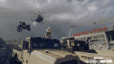 Вышли на новый уровень: читеры научились летать на мотоциклах в Call of Duty: Warzone - games.24tv.ua