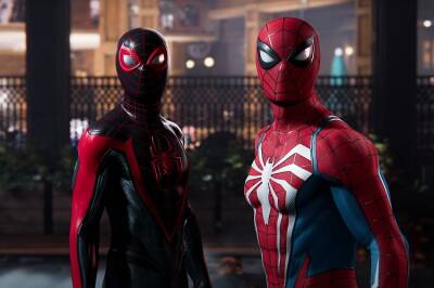 Майлз Моралес - Питер Паркер - Spider-Man 2 — Питер Паркер и Майлз Моралес против Венома на PS5 в 2023 году - etalongame.com