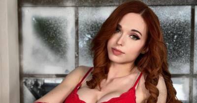 Стримерша Кейтлин - Amouranth: «Из‑за влияния "мужской культуры" на аудиторию Twitch зрителей на трансляциях девушек считают "симпами"» - cybersport.ru