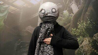 Йоко Таро - Есуке Сайто - Создатель Nier: Automata до сих пор получает от поклонников сообщения с благодарностями - playground.ru
