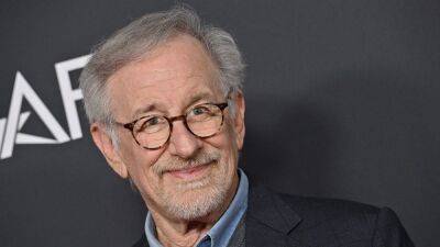 Steven Spielberg - Steven Spielberg zegt dat filmmakers 'onder de bus zijn gegooid' toen films op HBO Max werden gedumpt - ru.ign.com - New York