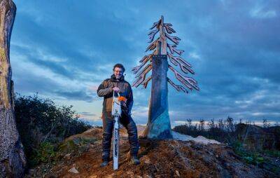 В честь выхода ремастера Crisis Core Final Fantasy 7 дерево превратили в меч - igromania.ru - Англия - Реюньон - Бастер