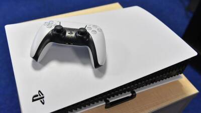 Джордж Мартин - Ларри Лафер - Покупателям PS5 напоминают о сделке между Microsoft и Activision, NFT «Гвинт» — самое интересное за неделю - gametech.ru