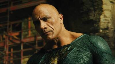 Jason Statham - Dwayne Johnson - Warner Bros. verplaatst releasedata voor Black Adam, The Flash, Aquaman 2 en Shazam 2 - ru.ign.com