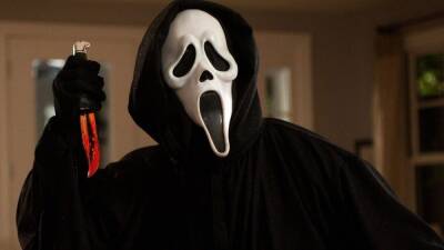 Tyler Gillett - Scream 6 releasedatum officieel onthuld - ru.ign.com