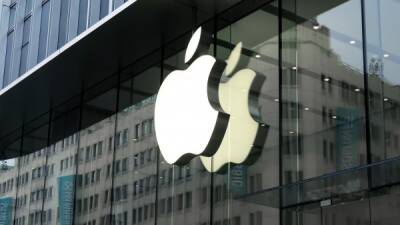 Apple оштрафовали за продажу iPhone без зарядки - playground.ru