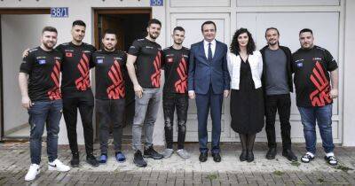 Премьер‑министр Косово посетил буткемп Bad News Eagles перед PGL Major Antwerp 2022 - cybersport.ru - Бельгия - Косово