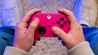 Xbox onthult nieuwe 'deep pink' draadloze controller - ru.ign.com