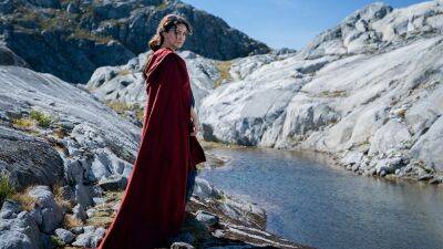 Peter Jackson - The Lord of the Rings: The Rings of Power 'wil niet concurreren met de films of Game of Thrones - ru.ign.com