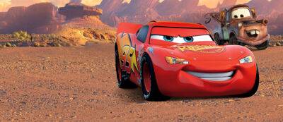 Молния МакКуин вернется в сентябре: Pixar представила трейлер мультсериала "Тачки на дороге" - gamemag.ru