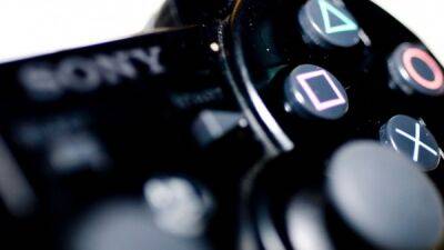 На Sony PlayStation подан иск на 5 млрд фунтов стерлингов - playground.ru - Англия