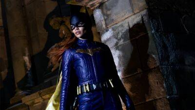 Leslie Grace - Michael Keaton - Leslie Grace reageert op annuleren Batgirl: 'Bedankt voor de liefde en het geloof' - ru.ign.com