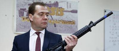 Дмитрий Медведев - Медведев пообещал "отомстить" за удаление YouTube-канала российского блогера "Гоблина" - gamemag.ru - Россия - Украина