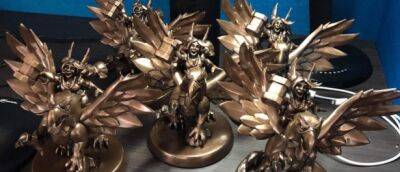 Участники команды Warcraft Arclight Rumble получили в подарок бронзовые статуэтки - noob-club.ru