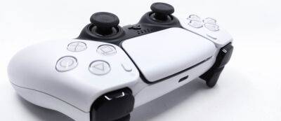 Некоторые владельцы PS5 столкнулись с обязательным обновлением геймпада — без новой прошивки DualSense отключается - gamemag.ru