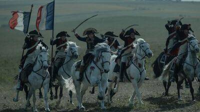 Ridley Scott - Ridley Scott's Napoleon: CinemaCon beelden tonen episch gevecht met Joaquin Phoenix - ru.ign.com