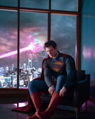 Мия Гот - Первый взгляд на Дэвида Коренсвета в образе Супермена из предстоящего фильма Джеймса Ганна - playground.ru