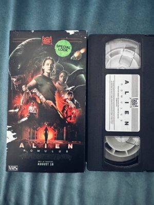 Создатели "Чужой: Ромул" разослали журналистам настоящие VHS-кассеты с эксклюзивными кадрами из фильма - playground.ru