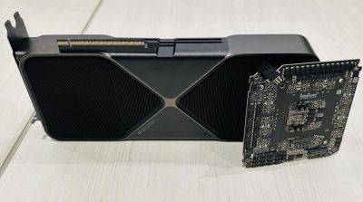 Компактная и производительная NVIDIA GeForce RTX 5090. Подробности и фотографии с CES 2025 - gametech.ru