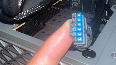 Sapphire Radeon - Владелец RX 9070 XT от Sapphire столкнулся с оплавлением разъема питания - playground.ru
