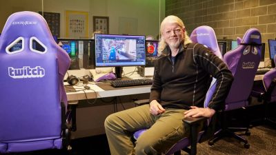 Стримеры потребовали отставки главы Twitch Дэна Клэнси - playground.ru