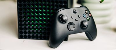 Филипп Спенсер - Сатьи Наделлы - Сара Бонд - Продажи Xbox Series X|S продолжают падать — игроки теряют интерес к консолям Microsoft - gamemag.ru