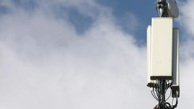 За право использовать частоты LTE для 5G операторам придется заплатить на аукционе - playground.ru