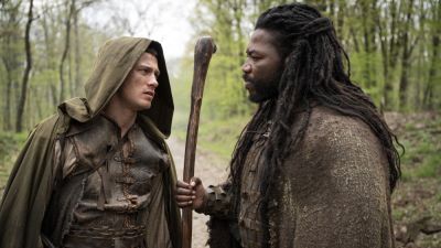 Зрители обвалили рейтинг "Робин Гуда" на IMDB: сериал ругают за грубые исторические неточности - playground.ru - Сша - Англия
