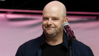 Дэн Хаузер - Сэм Хаузер - Дэна Хаузер - Лекс Фридман - Инсайдер раскрыл настоящую причину ухода Дэна Хаузера из Rockstar Games: разногласия с братом по поводу будущего студии - playground.ru