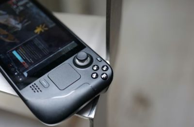 Valve прекратила выпуск консоли Steam Deck с LCD-экраном - itndaily.ru
