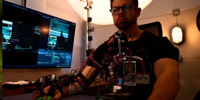 Геймер разработал нейронный экзоскелет для точной стрельбы в Counter-Strike 2 - tech.onliner.by