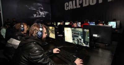 Михаил Делягин - В ГД просят создать русский Call of Duty со стрельбой по украинцам и европейцам - ren.tv - Сша - Франция - Англия - Украина