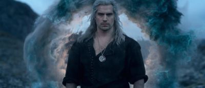 Лиам Хемсворт в стильной кожанке на фотографиях со съемок пятого сезона сериала "Ведьмак" - gamemag.ru