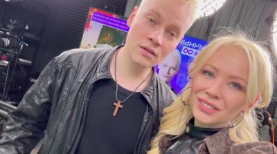 Екатерина Мизулина - Шаман и Екатерина Мизулина провели концерт в Minecraft в честь 9 мая - playground.ru