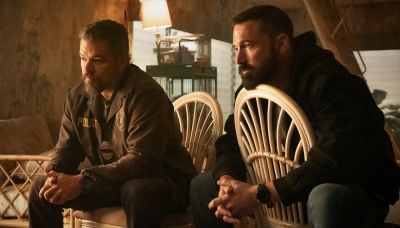 Мэтт Дэймон - Бен Аффлек - Джон Карнахан - Криминальный триллер "Покойся с миром" с Мэттом Дэймоном и Беном Аффлеком выйдет 16 января 2026 года - playground.ru