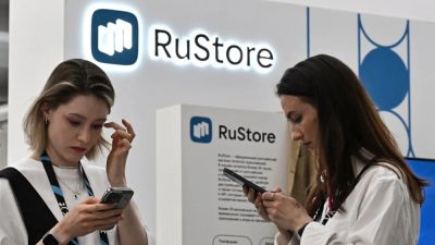 Антон Горелкин - Госдума окончательно одобрила обязательную установку RuStore на смартфоны - playground.ru - Россия