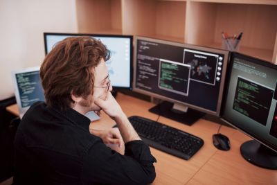 VK Play, RuStore и VK Education запустили второй сезон программы поддержки студентов-разработчиков игр - playground.ru