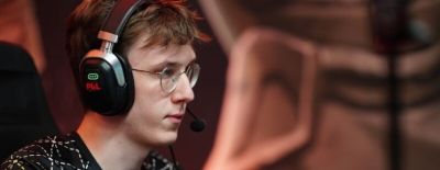 SabeRLighT-: «Какая же кринжовая игра от меня в финальный день» - dota2.ru