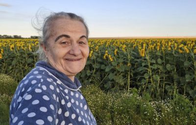 Стримерша Бабушка Ольга получила в подарок скины из CS2 — ранее она продавала их из-за кредитов семьи - gametech.ru