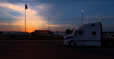 Джеймс Ганн - Фанаты American Truck Simulator прокатились на реальных грузовиках. SCS Software показала поездку на Star Nation Experience 2025 - gametech.ru - Сша - Россия - Ссср