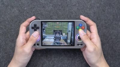 Anbernic представила обзорный ролик с распаковкой портативной консоли RG 477M - gametech.ru - Россия - Ссср - Мали