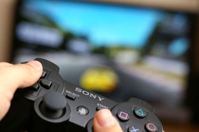 Sony столкнулась с многомиллиардными исками из-за ценовой политики в PS Store - playground.ru - Сша - Англия - Голландия