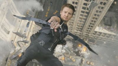 Джереми Реннер - Клинт Бартон - Джереми Реннер уверен в возвращении в "Соколиного глаза" и другие проекты Marvel - playground.ru