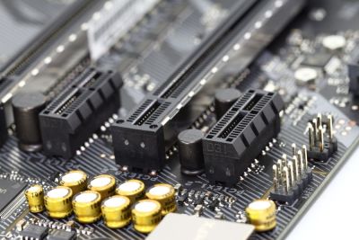 Недостаток пропускной способности PCIe снижает производительность RTX 5090 на 25% при редактировании видео и 3D-нагрузке - playground.ru