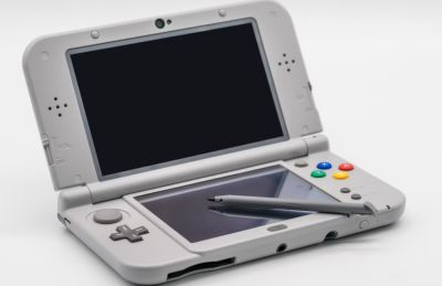 Хидео Кодзим - Сэм Портер Бриджес - Скотт Коутон - Запечатанный чехол Nintendo 3DS превратился в пыль — владелец показал преобразившийся экспонат коллекции - gametech.ru - Австралия - Мексика