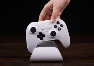 На замену контроллера от Microsoft: 8bitdo протизерила свой первый беспроводной геймпад для Xbox - gametech.ru